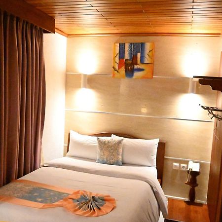 דואלה Grand Hotel Akwa מראה חיצוני תמונה