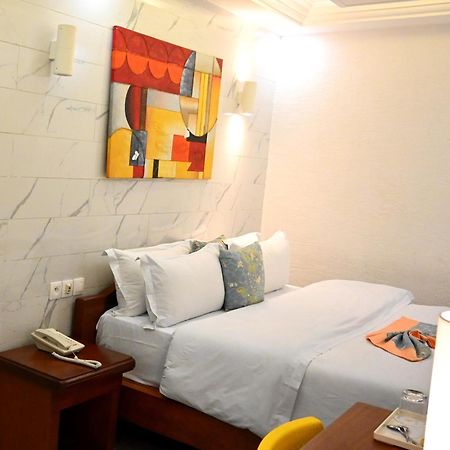 דואלה Grand Hotel Akwa מראה חיצוני תמונה