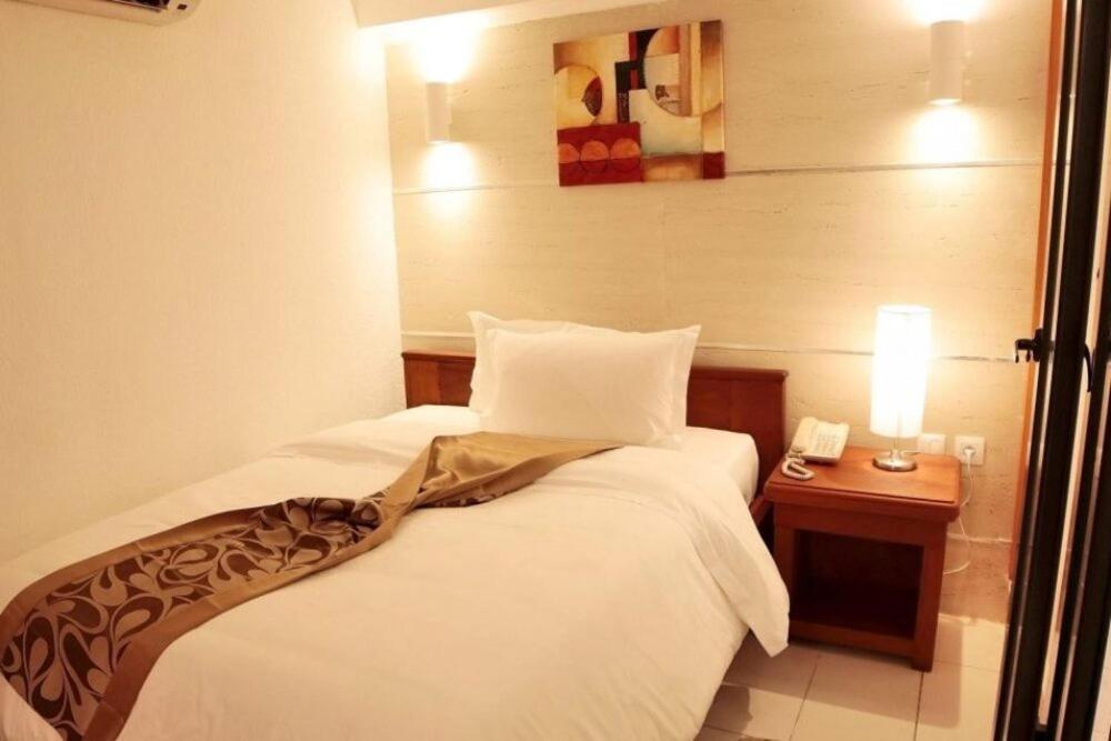 דואלה Grand Hotel Akwa מראה חיצוני תמונה